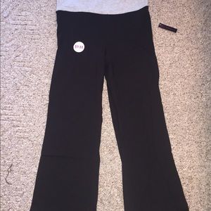 Black yoga pants
